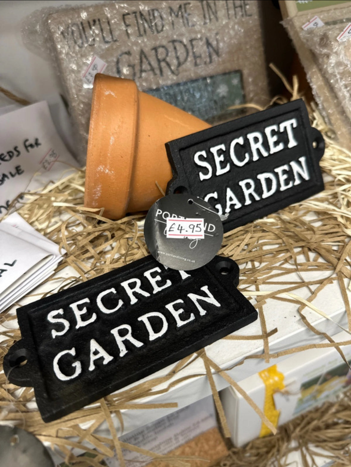 ‘Secret Garden’ Cast Sign