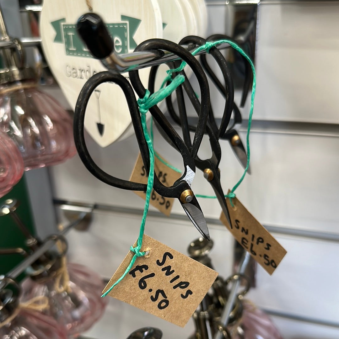 ‘Snips’ – … plants, hampers and gardening gifts